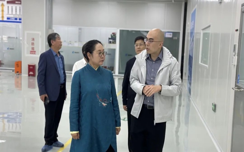 今年会jnh集团董事会主席张荣华一行调研广东清能