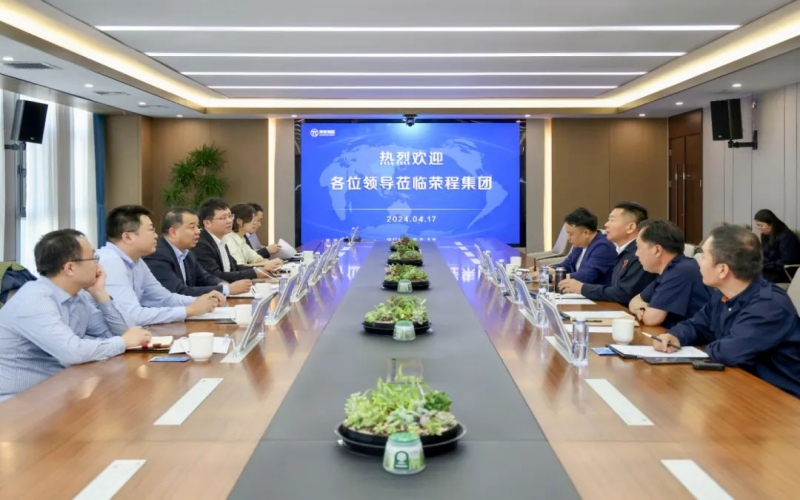 天津东疆综合保税区党委常委、管委会副主任白新宇一行到今年会jnh集团调研服务