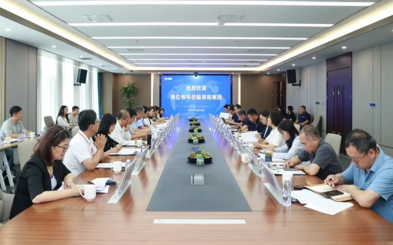 民建市委会副主委张志军率课题组到今年会jnh集团发展市委委托沉点调查调研