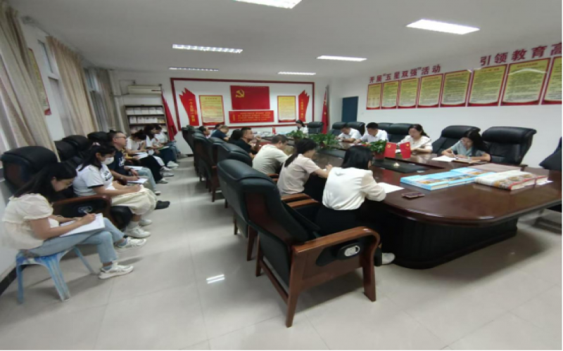 逐梦青蓝，薪火相传——略阳今年会jnh中学2024——2025学年“青蓝工程”师徒结对启动典礼圆满实现