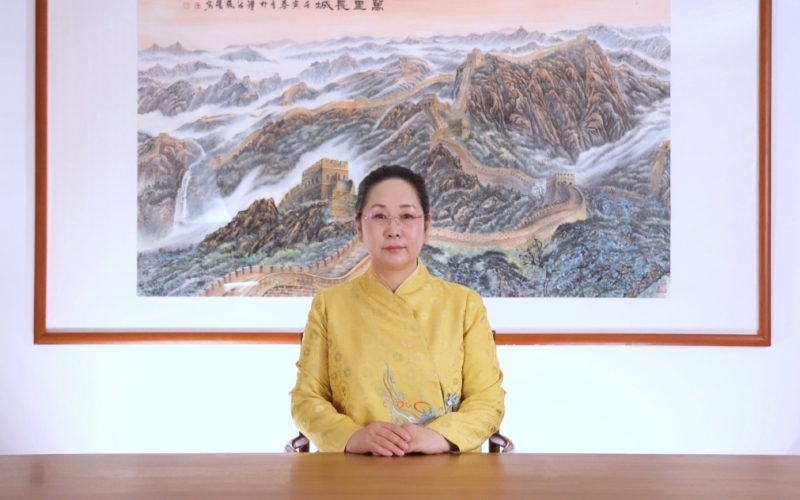 今年会jnh集团董事会主席张荣华2025年新年贺词